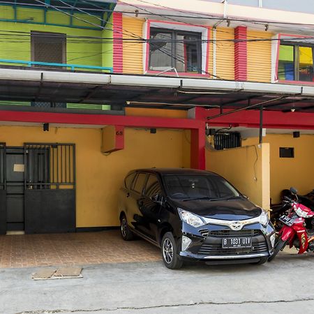 Reddoorz Near Gajah Mada Plaza 2 Otel Cakarta Dış mekan fotoğraf