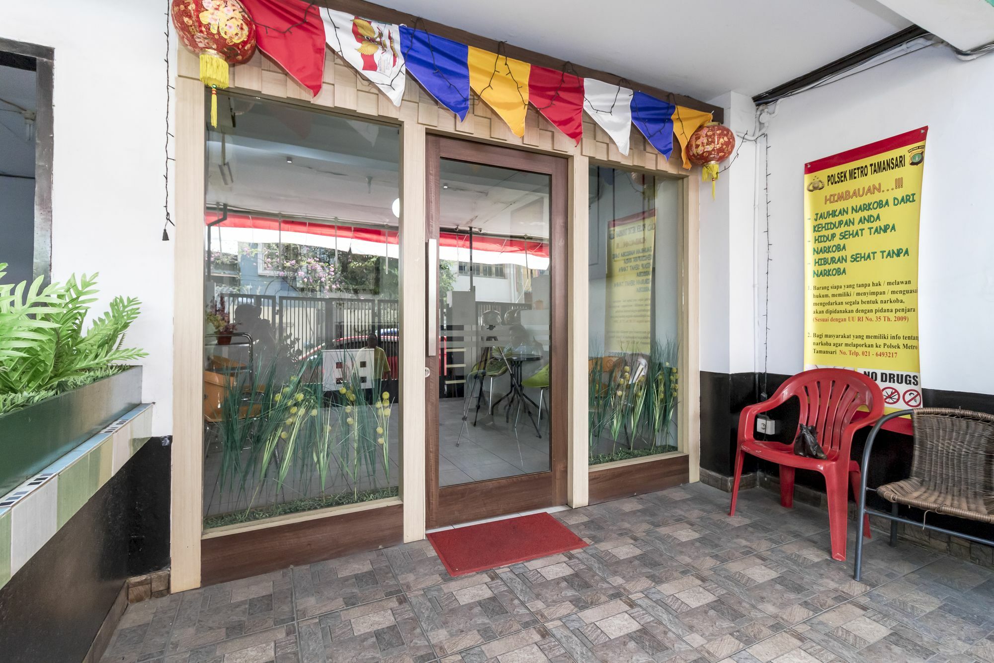 Reddoorz Near Gajah Mada Plaza 2 Otel Cakarta Dış mekan fotoğraf