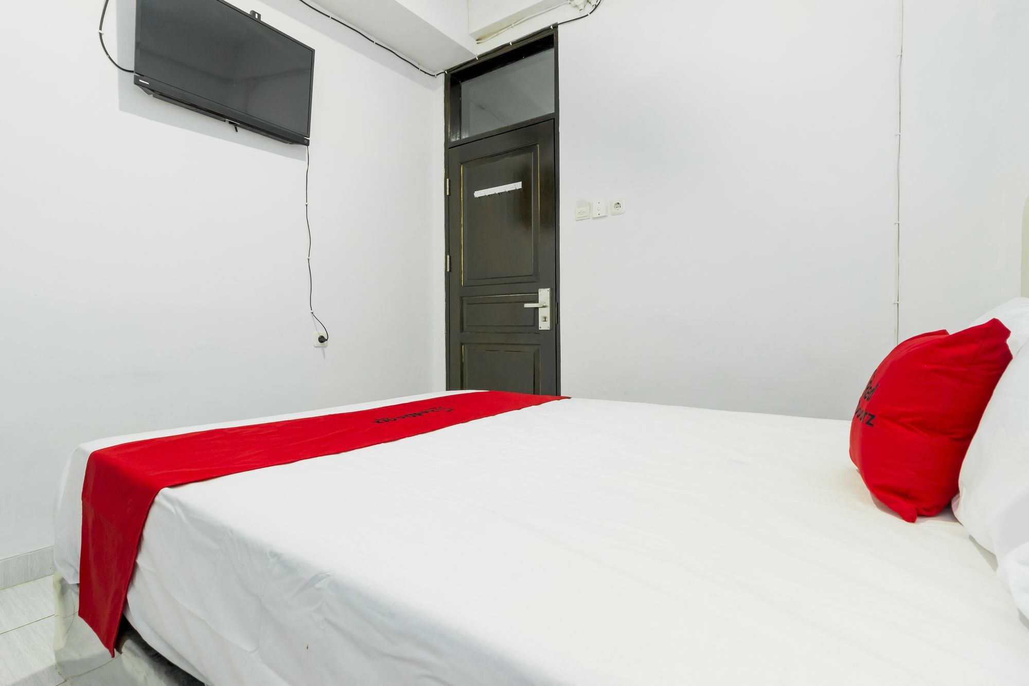 Reddoorz Near Gajah Mada Plaza 2 Otel Cakarta Dış mekan fotoğraf