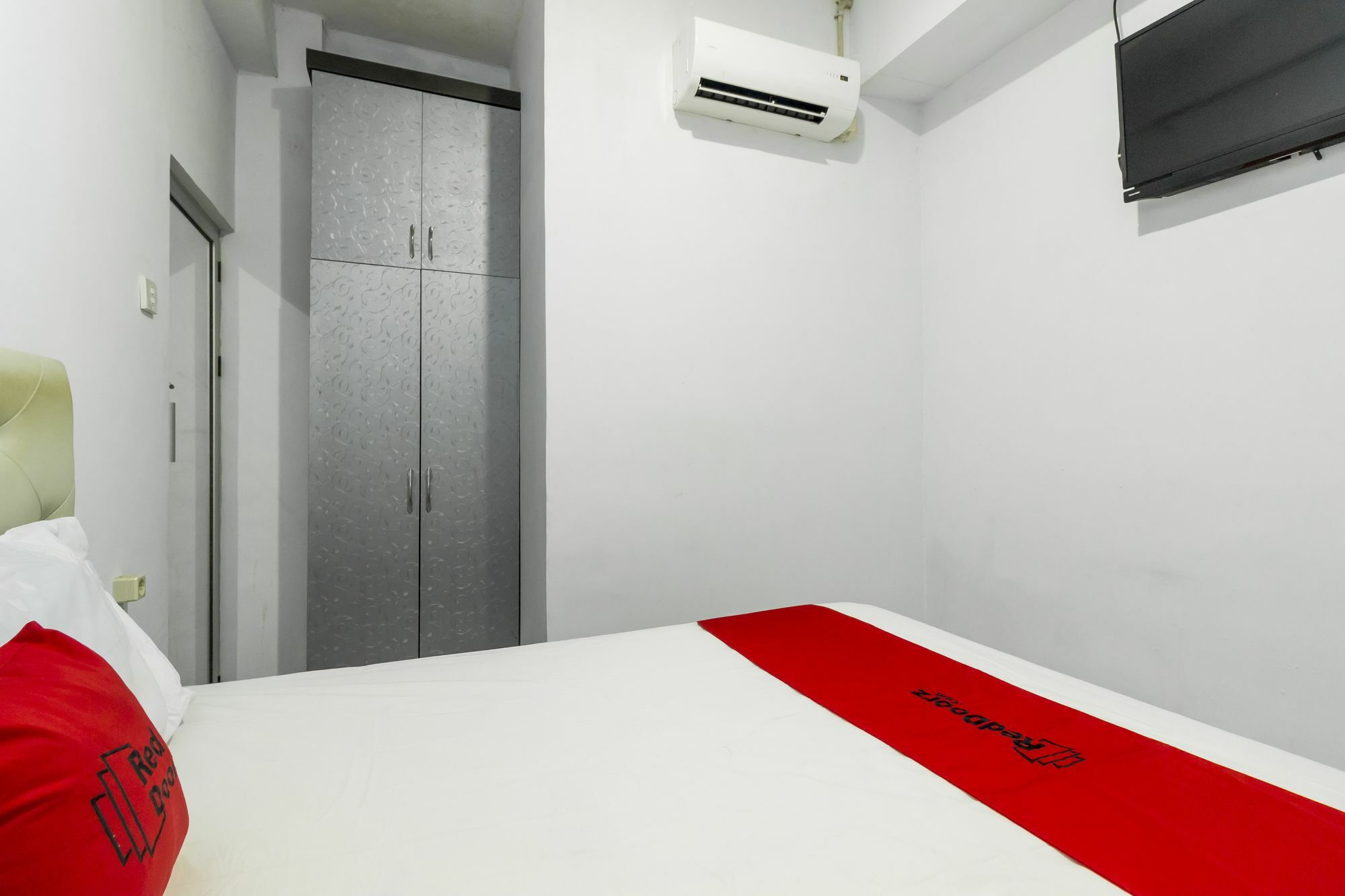 Reddoorz Near Gajah Mada Plaza 2 Otel Cakarta Dış mekan fotoğraf